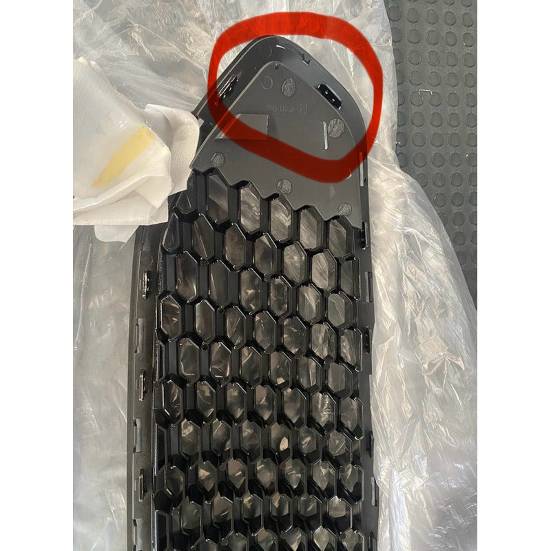 Parrilla Superior Ford Fusion Con Daño 2013 2014 2015 2016 Negro Brillante