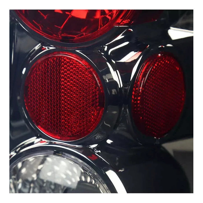 Pair of Skulls Smoke Ford Expedition 2003-2006